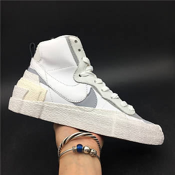 Nike Blazer Mid sacai White Grey BV0072-100