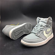Air Jordan 1 Retro High OG Grey 555088 010 - 4