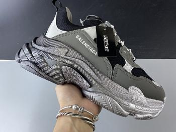Balenciaga Triple S Gradient Grey 