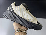 Yeezy boost 700 mnvn. Адидас ИЗИ 700 мнвн. 700 MNVN. Изики 700 женские. Yeezy 700 MNVN на ноге.