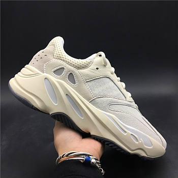 Adidas Yeezy Boost 700 Analog EG7596