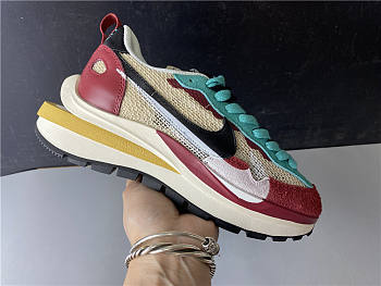 Sacai x Nike LVD Waffle Daybreak Dark Yellow Green Black White CI9928-300