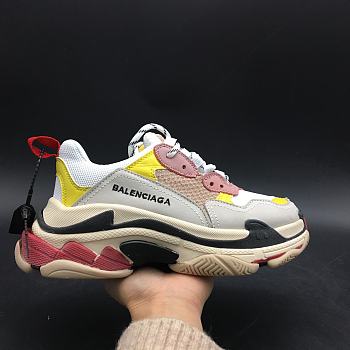Balenciaga Triple S Pink 483523 W06E3 7075