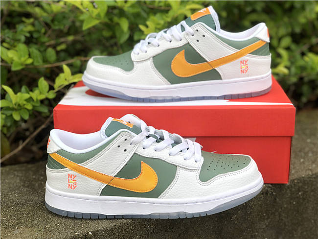 Nike Dunk Low NY vs. NY DN2489-300 - 1