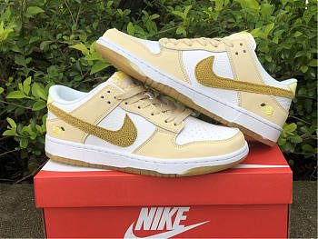 Nike Dunk Low Lemon Drop (W)  DJ6902-700 