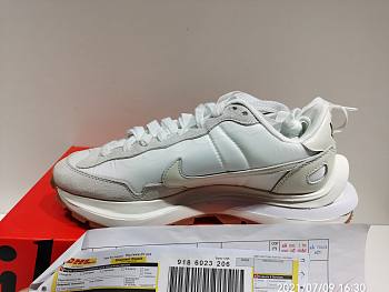 Nike Vaporwaffle Sacai Sail Gum DD1875-100