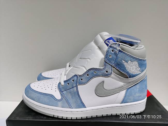 Air Jordan 1 Retro High OG Hyper Royal 555088-402 - 1