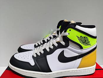 Air Jordan 1 High OG “University Gold” 555088-118