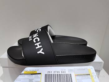 Givenchy raised logo slides BE3004E0DH