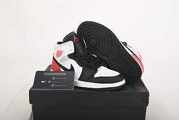 Air Jordan 1 Retro Mid 