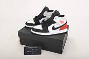Air Jordan 1 Retro Mid  - 5