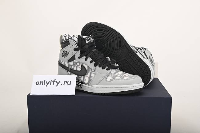 Nike Air Jordan 1 “Dior Logo Print  3SH130ZDD - 1