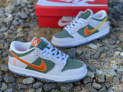 Nike Dunk Low SE NY vs. NY DN2489-300  - 4