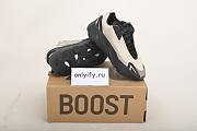 Adidas Yeezy Boost 700 MNVN Bone YY FY3729 - 5