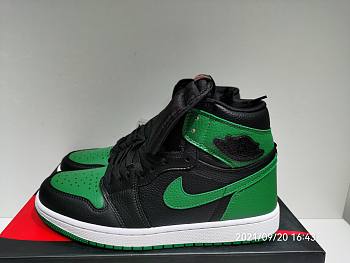 Air Jordan 1 Retro High Pine Green Black 555088-030
