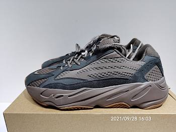 Adidas Yeezy Boost 700 V2 Mauve GZ0724
