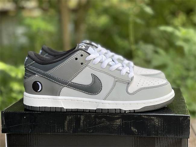Nike SB Dunk Low Lunar Eclipse (Wests) 313170-002  - 1