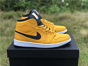 Jordan 1 Mid University Gold Black - 554724-700 - 1
