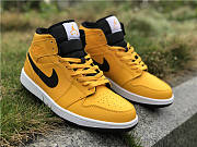 Jordan 1 Mid University Gold Black - 554724-700 - 3