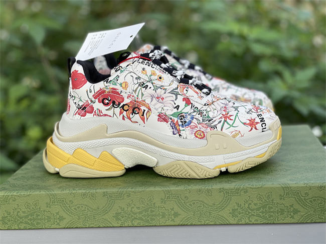 Balenciaga Triple S Floral 6677195 UL110 8461 - 1
