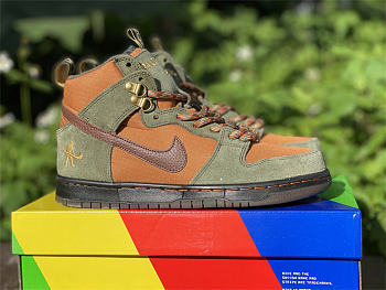 Pass~Port x SB Dunk High “Workboot” DO6119-300
