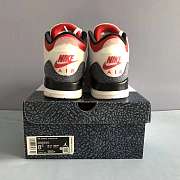 Air Jordan 3 Retro SE Fire Red - 3