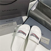 BALENCIAGA White Logo Wavy Pool Slides - 6