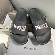 BALENCIAGA Black Logo Wavy Pool Slides - 2