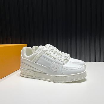 LV TRAINER SNEAKER WHITE 1A8WAX