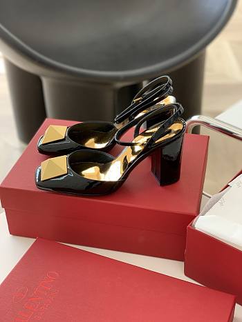 ONE STUD PATENT-LEATHER SLINGBACK PUMP BLACK 60 MM
