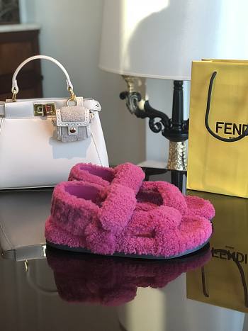 Fendi Feel Purple sheepskin sandals 8X8229AGETF1FZF