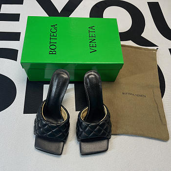 Bottega Veneta BV Lido Logo Detailed Sandals Black 008