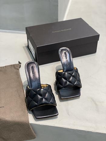 Quilted Padded Mules Light Black Leather 010