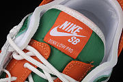 SB DUNK LOW WHITE/GREEN/ORANGE 304292-040  - 2