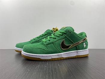 Nike SB Dunk Low 