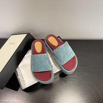 Gucci Platform Slide Sandal 005