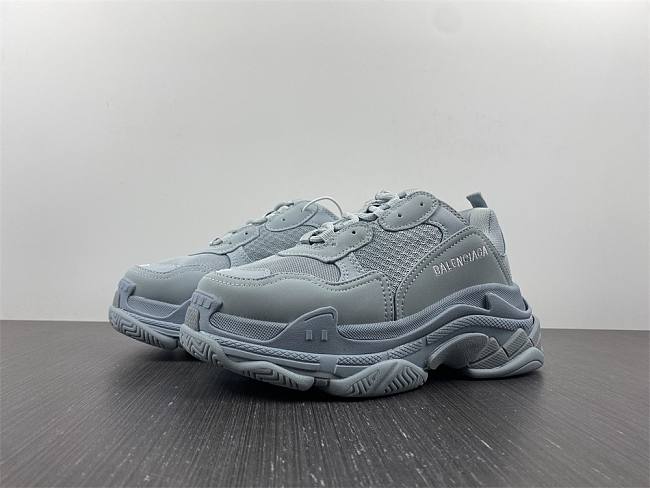 BALENCIAGA Men's TRIPLE S Series Daddy Shoes Ice Blue 524039 - 1