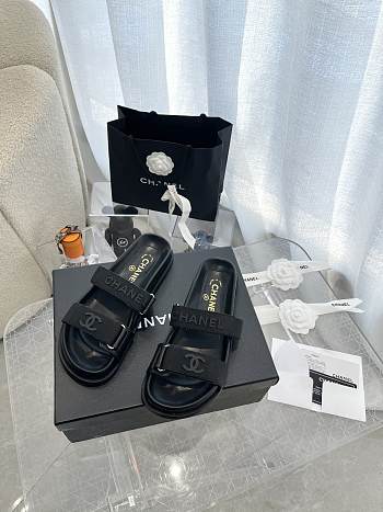 Channel sandals 003