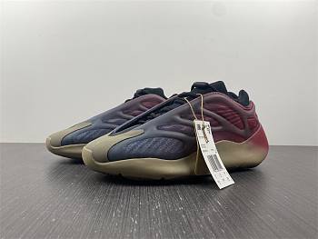 Yeezy 700 V3 “Fade Carbon” GW1814