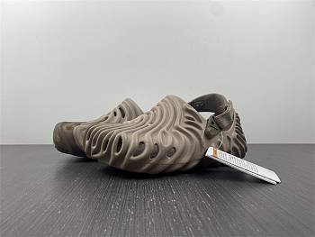 Crocs x Salehe Bembury Fingerprint Hole Shoes Dongwan Production 5 Item No. 207393-1CN-193