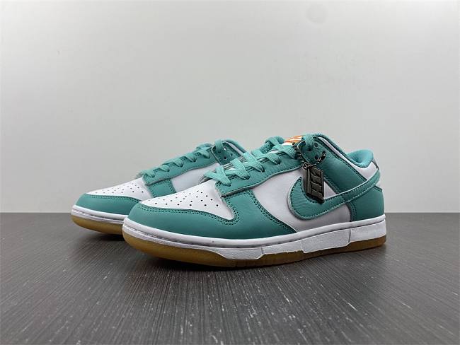 Nike Dunk Low 