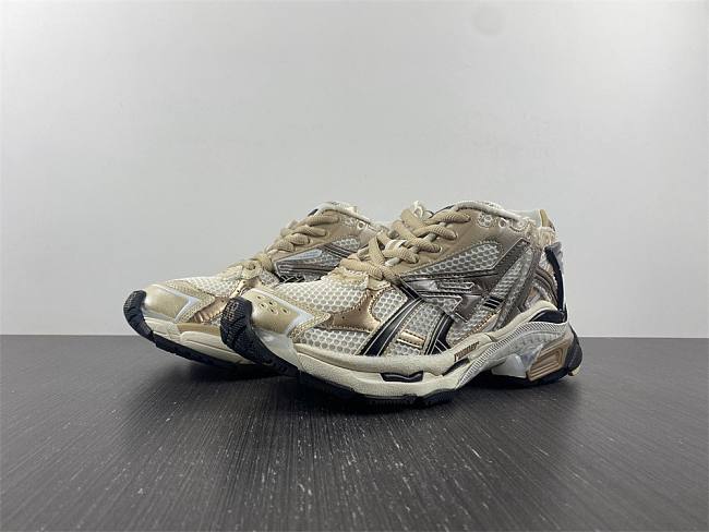 Balenciaga Runner Beige Black White 677403W3RB39891 - 1