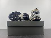Balenciaga Runner Beige Black White 677403W3RB39891 - 4