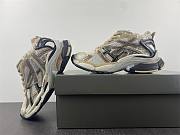 Balenciaga Runner Beige Black White 677403W3RB39891 - 5