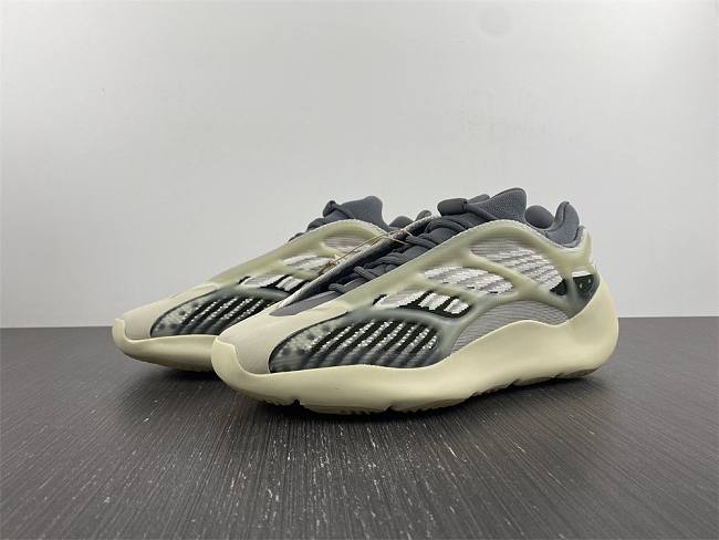  Adidas YEEZY 700 V3 