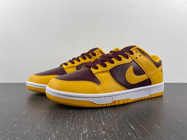  Nike Dunk Low 