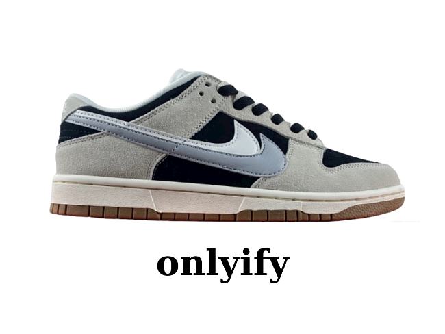 NIKE DUNK LOW “STENCIL SWOOSH” DO9457-100 - 1