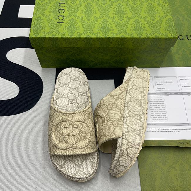 Gucci Men's slide sandal with Interlocking G 725535 JAAC6 9742 - 1