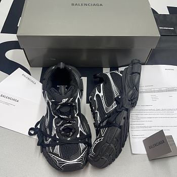 Balenciaga Men 3XL Sneaker in black and white 734734W3XL11090