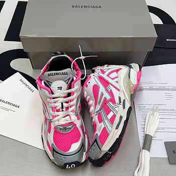 Balenciaga Runner Sneaker in neon pink 677402W3RBN9155